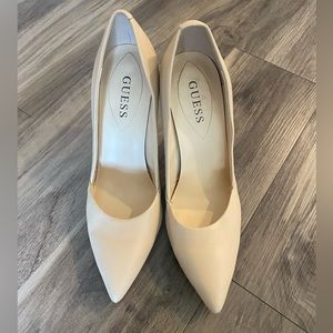 Nude Guess Pumps 7.5